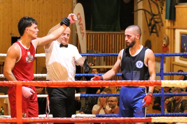 Gegner Benjamin Abazovic (re.) gratuliert Sieger Niko Kruselburger (li.). | Foto: Schwaighofer