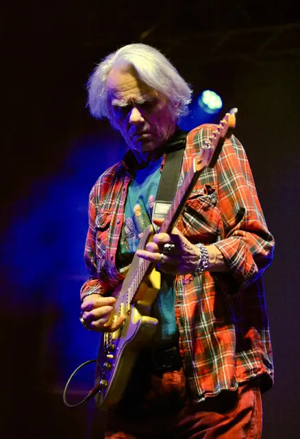 Ulli Bäer, Wir4, spielte auf und unterhielt mit kleinen Anekdoten aus der Austria3-Geschichte das Publikum. | Foto: Sascha Trimmel