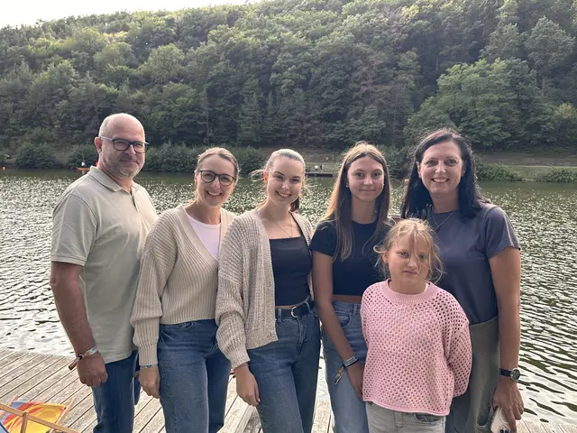 Familie Kerschbaum und Familie Graf verfolgten den Leistungsbewerb in Rechnitz | Foto: Lisa Stöckl