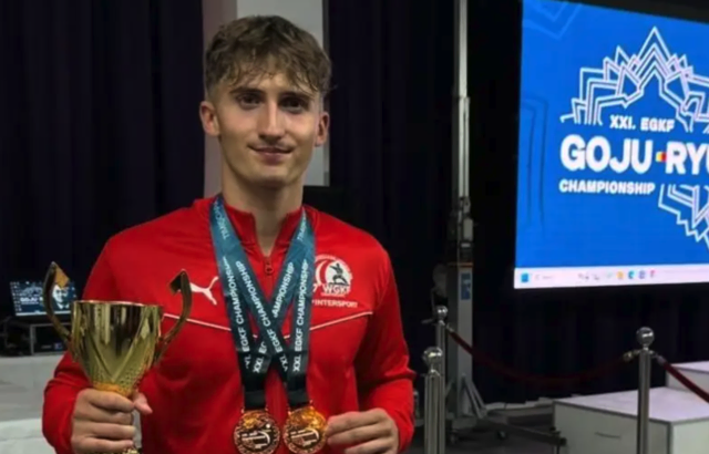 Der Bärnbacher Karateka Marius Schmelzer holte in Rumänien zwei EM-Bronzemedaillen. | Foto: Schmelzer