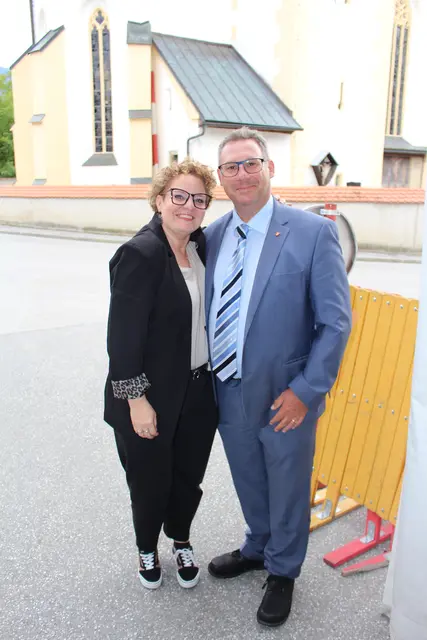 Theresa Schatz mit VzBgm Hermann Hackl