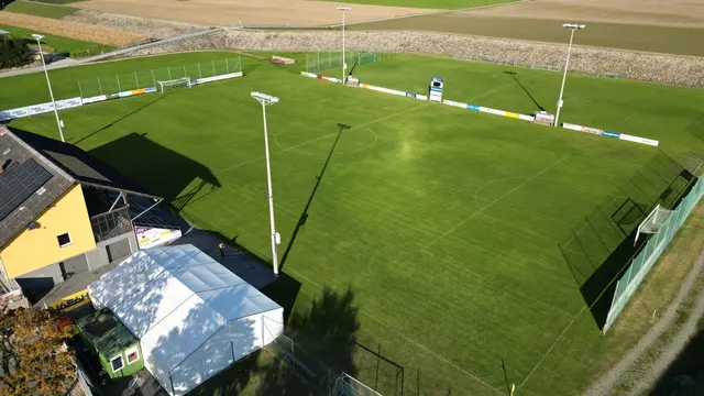 Union Mitterkirchen empfängt im heimischen "Steinstadion" am Freitag-Abend Union Saxen zum Derby. | Foto: Bernhard Froschauer