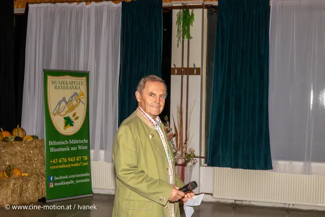 Obmann Franz Karpf eröffnet den Abend. | Foto: www.cine-motion.at / Ivanek