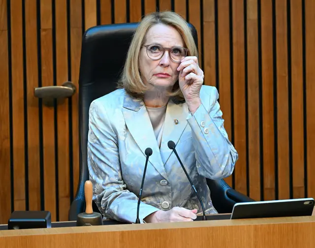 Doris Bures (SPÖ), Dritte Nationalratspräsidentin stellte sich Sonntagvormittag der ORF-Pressestunde. | Foto: APA/HELMUT FOHRINGER