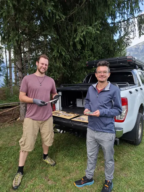 Aktiv im Pitztal: Projektleiter Daniel Huter mit dem Wenner Archäologen Lukas Gundolf. | Foto: Huter