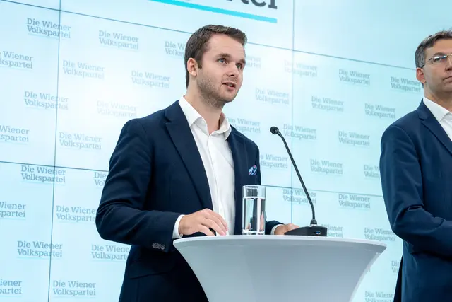 ÖVP Wien-Klubobmann Harald Zierfuß sieht keinen Fortschritt bei Reformen, dafür aber schnelle Schritte bei der Anhebung von Gebühren. | Foto: Valentina Marinelic/MeinBezirk
