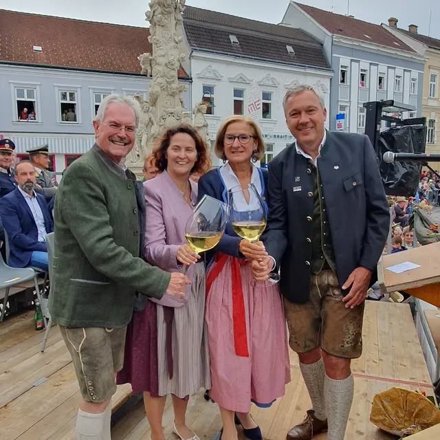 Der Poysdorfer Wein wird gebührend gefeiert | Foto: Eva Gabriel