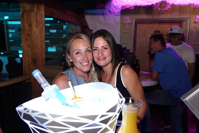 Für eine Partynacht in der Burg findet man immer gute Gründe. | Foto: Michael Blinzer