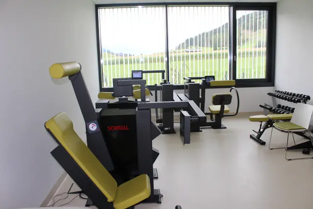 Im Fitnessraum finden Bewegungstherapien statt.