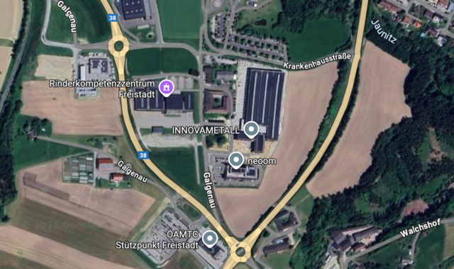 Die Kuh wurde zwischen Innovametall und Neeom entdeckt. | Foto: Google Maps