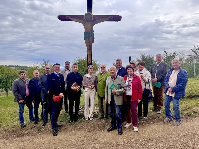 Das Flurkreuz ist ein weithin sichtbares Denkmal und wurde am 12. September nach seiner Restaurierung gesegnet. | Foto: Verschönerungsverein Klosterneuburg