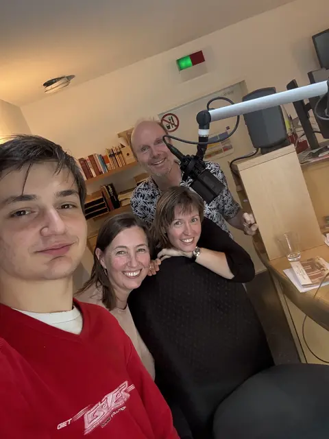 Leonhard Baumgartner, Violine
Biliana Tzinlikova, Klavier
Thomas Selditz, Viola
Marion Eigl, Moderation