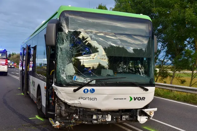 Schwerer Unfall in den Morgenstunden. | Foto: Thomas Lenger, Monatsrevue