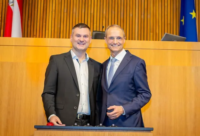 Gerstl (re.) unterstützt seinen möglichen Nachfolger Andreas Eisenbock (ÖVP), der sich für den Posten als Bezirksparteiobmann als Einziger beworben hat. | Foto: ÖVP Penzing