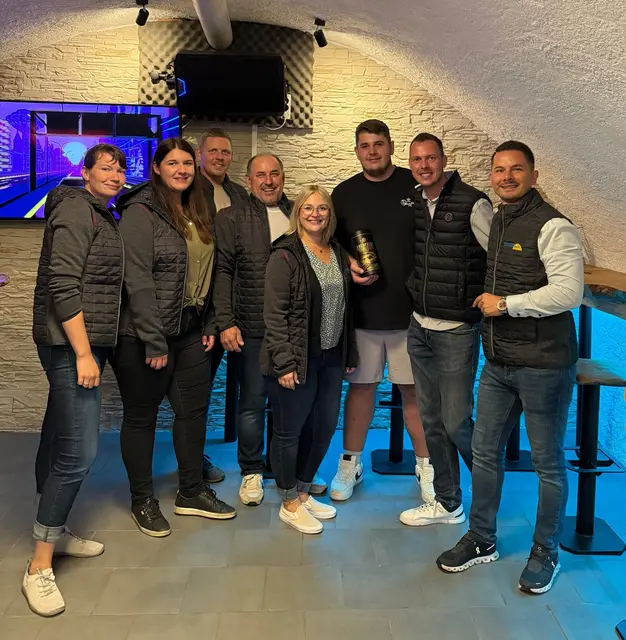 GR Julia Panstingl, GR Melanie Sachslehner, GGR Daniel Distlberger, GGR Harald Wimmer, GR Stefanie Guger, Wirt Dominik Roll, GR Philipp Wagner, BGM Albert Brandstetter | Foto: Café-Pub City-Gwölb