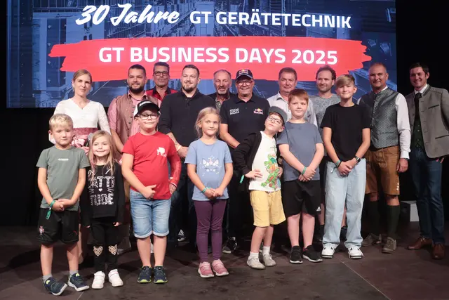 Glückskinder und Gewinner der Rallye-Testfahrten mit Raimund Baumschlager am Hengstpass bei Windischgarsten. | Foto: eventfoto.at / Foto Andreas Maringer