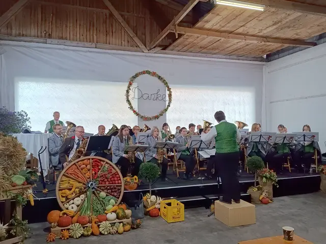Bei einem Frühschoppen mit dem Musikverein Michelhausen und Gulasch aus der Gulaschkanone der Stadtfeuerwehr Tulln ging das Dankes-Fest zu Ende.