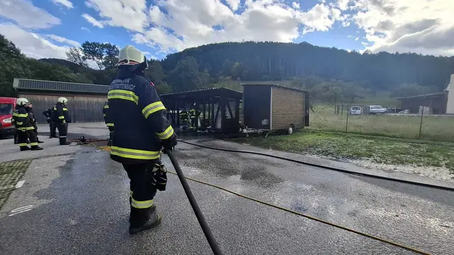 Brand am Müllsammelplatz in Rosental. | Foto: Freiwillige Feuerwehr Schrattenbach
