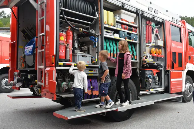 Erstaunlich, was in so einem Feuerwehrfahrzeug alles drin steckt. | Foto: MG Telfs/Dietrich