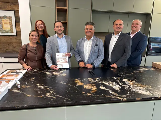 Zu Gast beim Einrichtungsfachhandel von Stefan Gaich, dem Wohnstudio Dahoam. | Foto: WKO