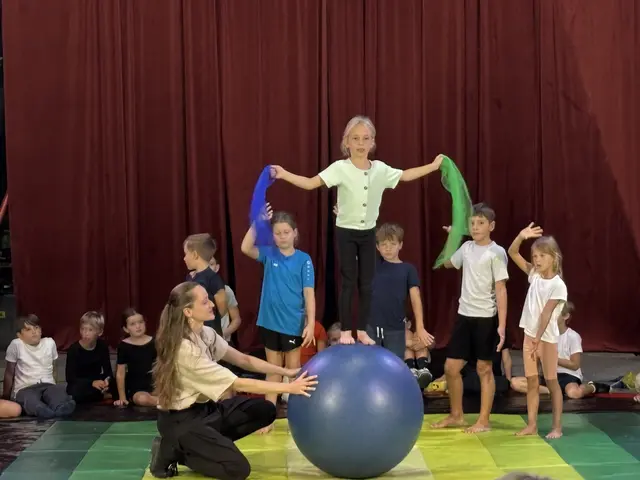 Die Kinder der Volksschule Großwarasdorf zeigten beim Abschluss ihre gelernten Zirkuskünste. | Foto: Rosenberger Victoria