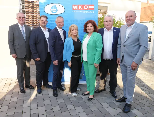 Bundesspartengeschäftsführer Reinhard Kainz, Landesspartenobmann-Stv. Mario Horvath, Bundesspartenobmann Manfred Denk, Petra Bischof-Oswald, Landesspartengeschäftsführerin Doris Granabetter, Herbert Ohr und Landesspartenobmann Anton Putz (v. l.) | Foto: WKB