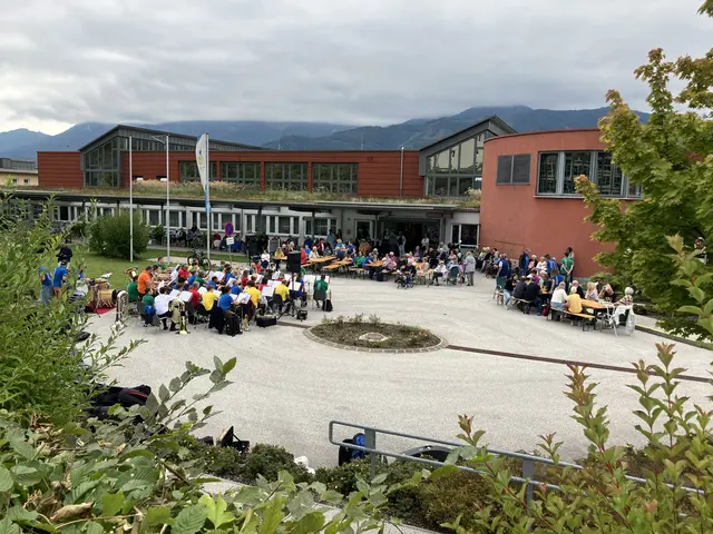 Gute Stimmung  herrschte unter den Bewohnern beim Konzert der Stadtkapelle. | Foto: BAPH Kirchdorf