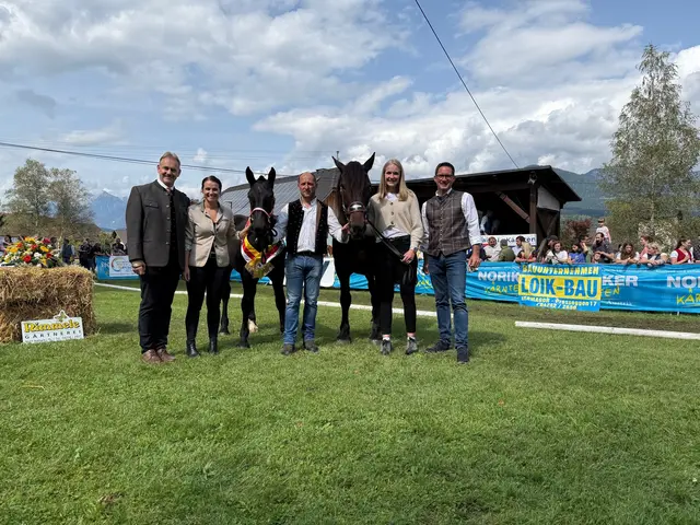 Marjan Čik (Obmann Landespferdezuchtverband), LAbg. Stefanie Ofner, Wolfgang Schupp, Theresa Mörtl und LAbg. Ronny Rull  | Foto: ÖVPClub