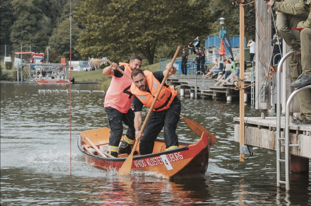 Mehr als 600 Zillenteams und über 1.200 Teilnehmer starten beim ersten burgenländischen Landeswasserdienstleistungsbewerb in Rechnitz. Darunter auch die beiden Rechnitzer Christoph Linsbauer und Michael Peltzmann. 
 | Foto: Ines Steiner