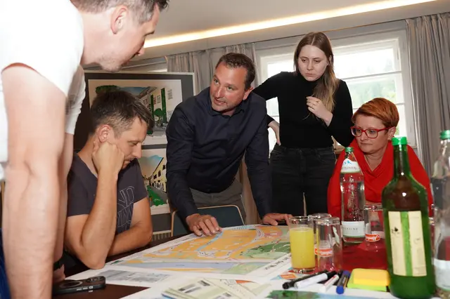 Michael Baierl (Mitte) möchte lieber konstruktiv mitgestalten als kantige Oppositionspolitik betreiben. | Foto: Stadt Bruck