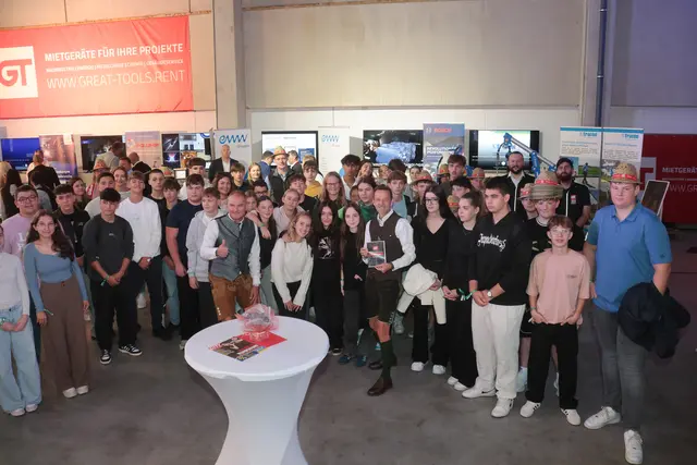Besuch Schüler:innen und Lehrer:innen der Polytechnischen Schule Lambach und der IBMS Wels mit Thomas Egger und Christian Nimmervoll von Gerätetechnik | Foto: eventfoto.at / Foto Andreas Maringer