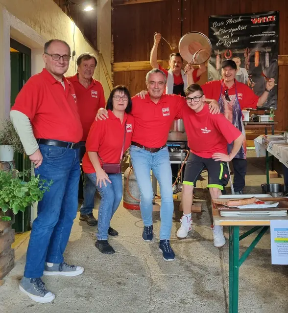 Trotz eines kurzen Gewitters mit Starkregen ließen sich die Gäste die Laune nicht verderben.  | Foto: SPÖ Kreuttal