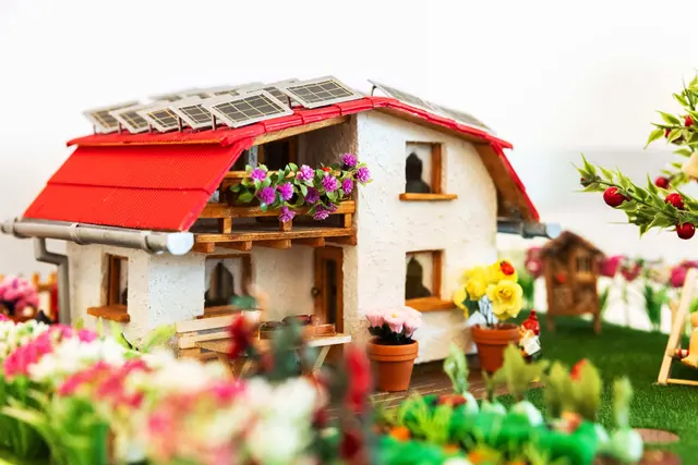 Der zweite Platz ging an Karl-Heinz Löwy vom KGV Kolonie Gaswerk im 11. Bezirk. Hier wurde der eigene Kleingarten in Miniaturformat nachgebaut.  | Foto: Stefan Zamisch