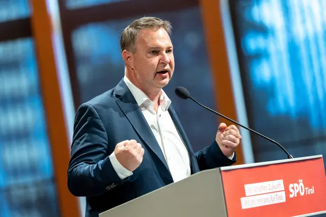 Im Zentrum der heutigen Pressekonferenz nach dem Bundesparteivorstand stand die einstimmige Nominierung von Andreas Babler als Spitzenkandidat und Bundesparteivorsitzender für den kommenden ordentlichen Bundesparteitag 2026. | Foto: EXPA / APA / picturedesk.com