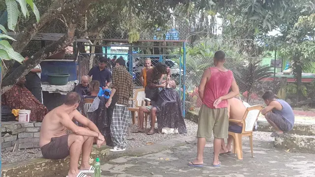 Es gibt einen strengen Tagesablauf. | Foto: Stefan Liebhart