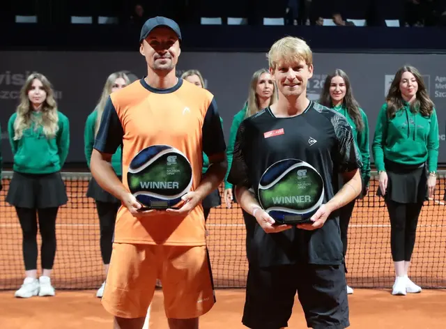 Doppelpartner Denys Molchanov aus der Ukraine mit David Pichler nach dem Sieg in Polen.  | Foto: zVg Pichler