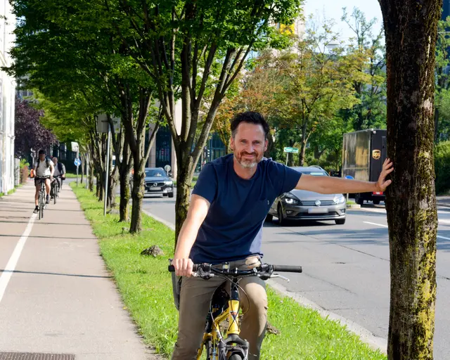 Grünen-Klubobmann Helge Langer fordert den Ausbau des Radwegs in der Schubertstraße zum Rad-Highway. | Foto: Grüne Linz