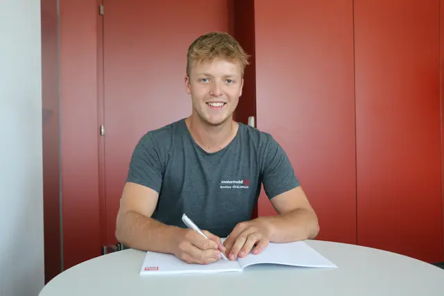 Tobias Zoister (18) ist angehender KFZ-Techniker im Ford 4you-Store in Vöcklabruck. | Foto: Rabl