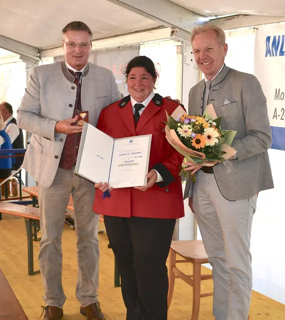 Bgm. Abg. z. NR Wolfgang Kocevar, Obfrau Musikverein Ebreichsdorf Gabriele Schiefert, Vize Bgm. Christian Pusch. | Foto: Stadtgemeinde Ebreichsdorf