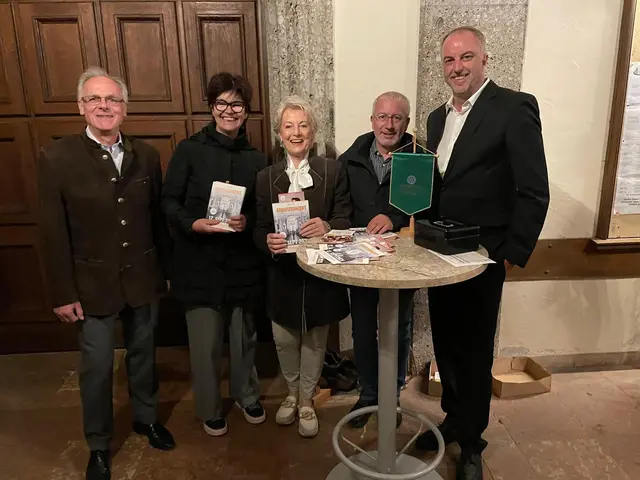 Am Empfang - Walter Körmer, Alice Loske-Wirthmiller, Helene Maria Schorn, Gottfried Loske, Norbert Haiden (v.l.) | Foto: Walter Körmer