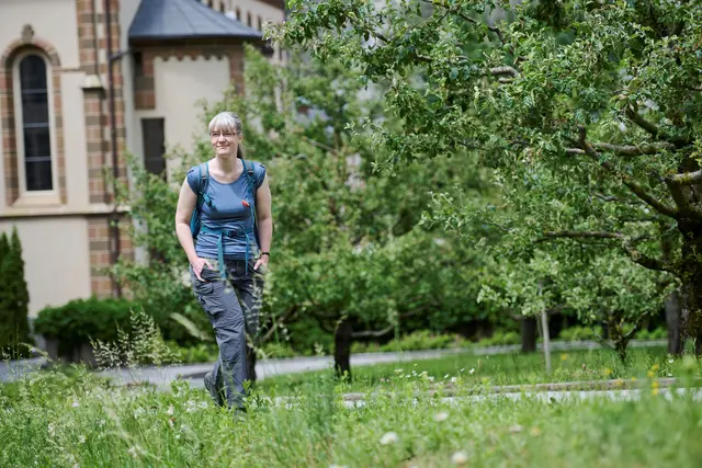 Im Sommer geht Schwester Barbara gern wandern.  | Foto: Marcel Hagen 