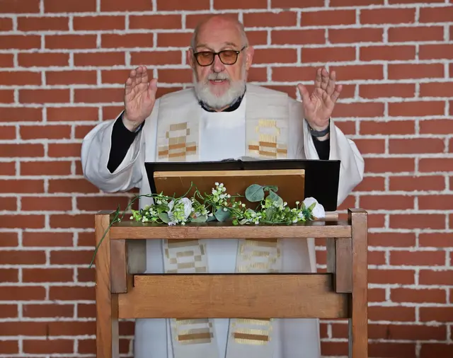 Alois Rockenschaub bei seiner Predigt. | Foto: Hörmandinger