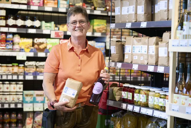 Gisela Haumann eröffnete am 11. September 2025 ihren zweiten Markt in Niederneukirchen. | Foto: REWE Großhandel GmbH/Flohner Fotografie