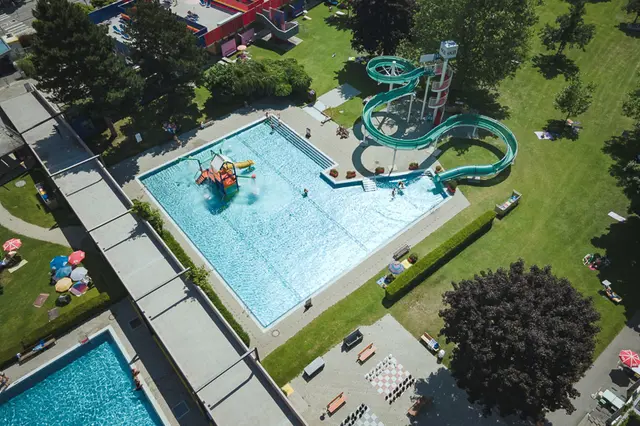 Die Hitzewelle im Freibad Tivoli sorgte für viele Besucher. Im Juli war weniger los.  | Foto: IKB