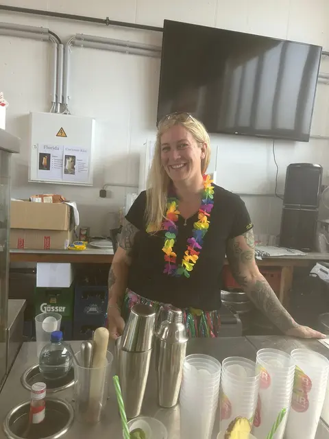 Sommer, Sonne und coole Drinks versüßten den Abend. | Foto: WIR für Zwölfaxing