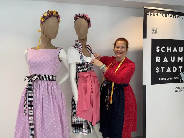Designerin Constanze Kurz von Hanna Trachten findet man die kommenden Tage (von 12 bis 16 Uhr) im House of Talents am Anton-Neumayr-Platz 1. Mit ihrem Pop-up "Pimp up your Dirndl" bietet sie Interessierten die Möglichkeit an, noch kurzfristig vor dem Salzburger Rupertikirtag, das eigene Dirndl mit diversen Accessoires zu verschönern, zu ändern, zu modernisieren oder was die Kundin eben gerne hätte. | Foto: Altstadt Salzburg
