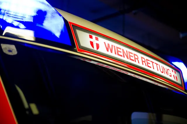 Auch die Rettung ist im Bereich der Vorgartenstraße im Einsatz. | Foto: Wiener Berufsrettung