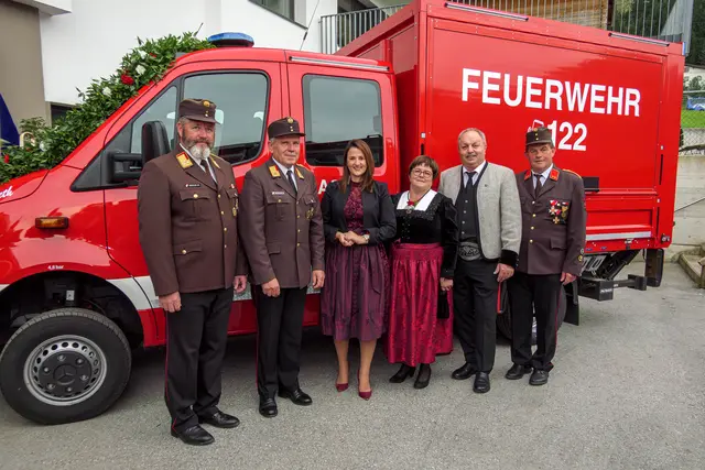 Auch Landesrätin Astrid Mair war für die Fahrzeugsegnung angereist.  | Foto: Kammerlander