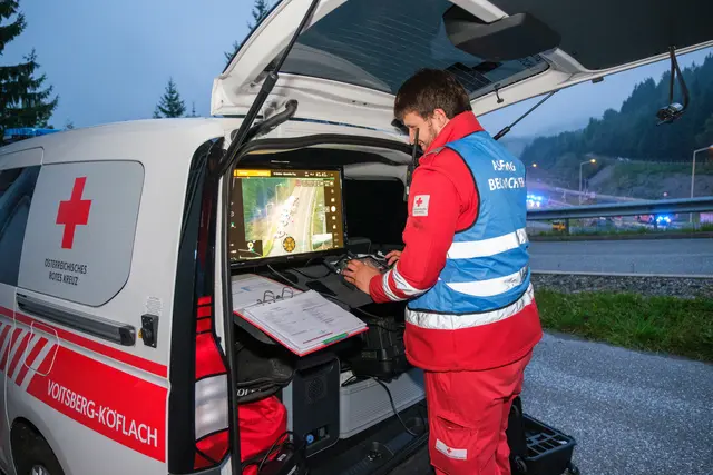 Das Rote Kreuz war mit rund 100 Personen bei der Großübung im Einsatz, die Koordination der verschiedensten Stellen lief sehr gut. | Foto: Luttenberger, Thormann, Hasiwar, Kury, Wonisch | DOKUteam Rotes Kreuz Stmk.