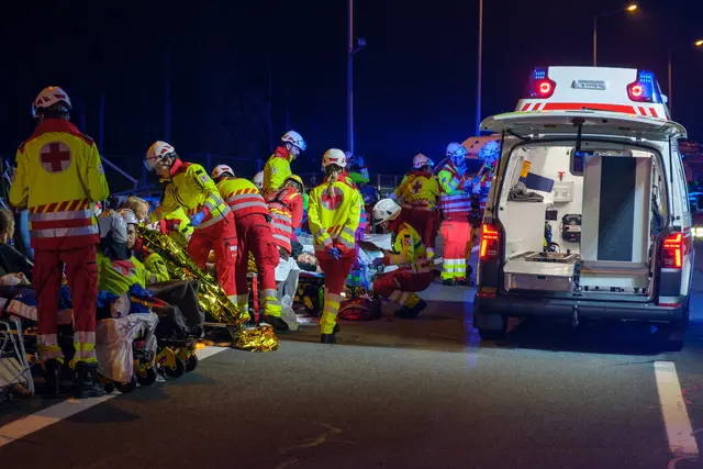 Rund 100 Einsatzkräfte des Roten Kreuzes hatten alle Hände voll zu tun. | Foto: Luttenberger, Thormann, Hasiwar, Kury, Wonisch | DOKUteam Rotes Kreuz Stmk.